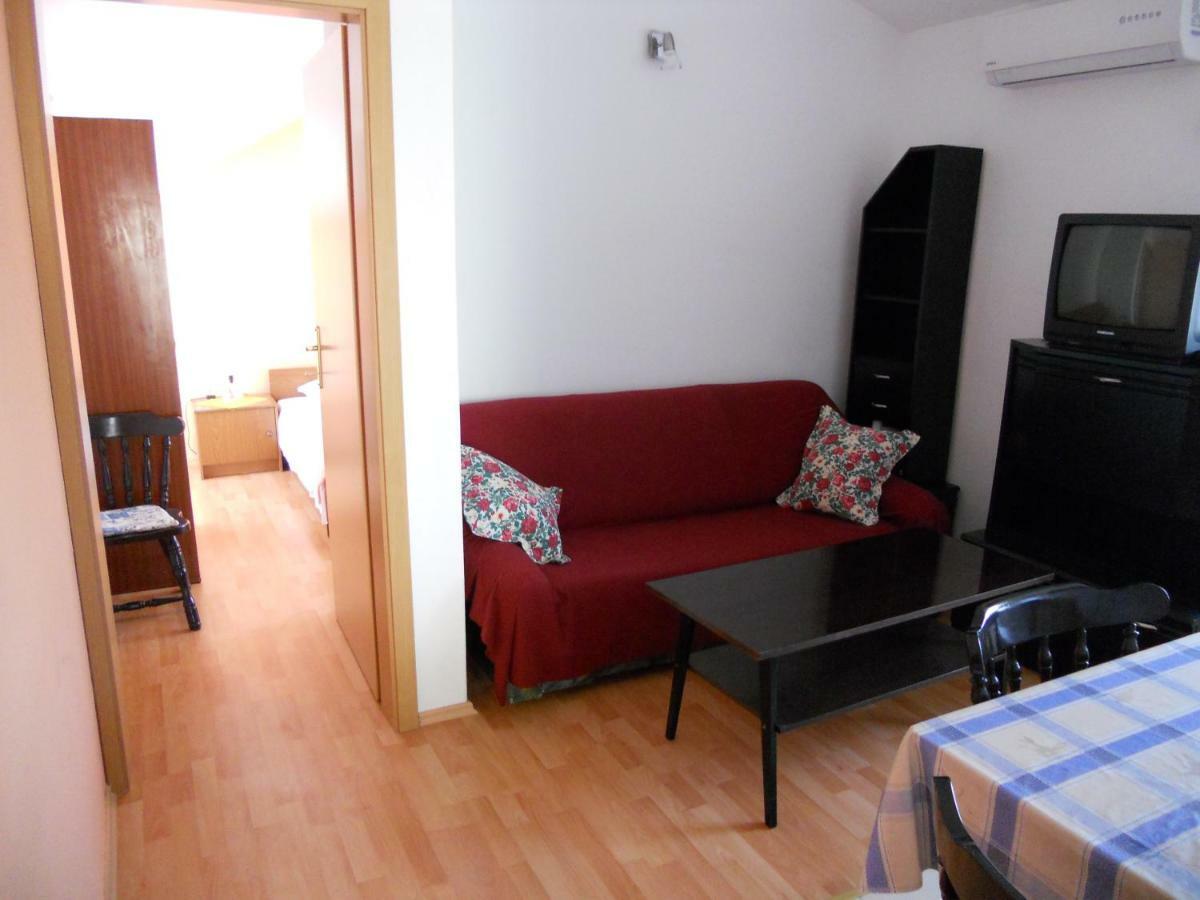 Apartments Violeta Betina (Sibenik-Knin) Exterior foto